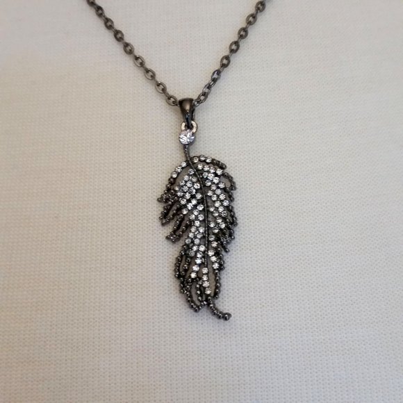 Jeweled Feather Motif Pendant Necklace and drop Earrings. Gift. - Picture 3 of 5